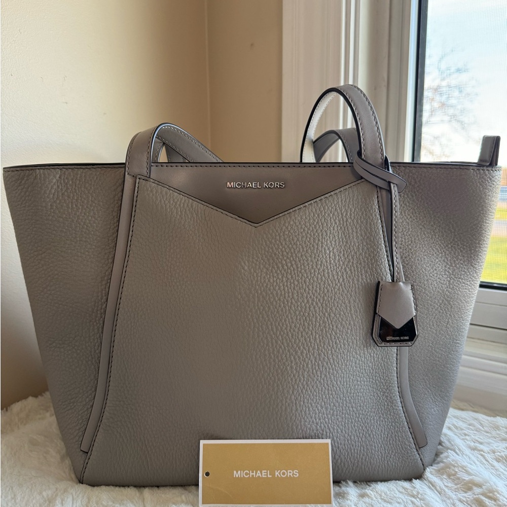 Euc michael kors small tote bag.